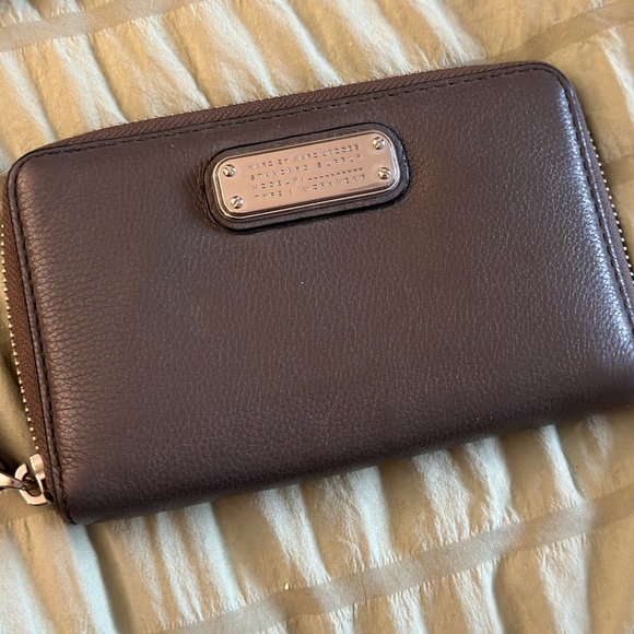 Marc by Marc Jacobs Gray Wristlet Wallet - Picture 2 of 4